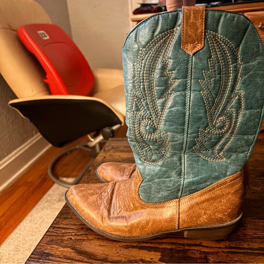 Vegan Leather Coconuts by Matisse Turquoise & Brown Western Boots- Size 7.5 (US) - Picture 2 of 9